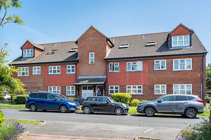 1 Bedroom Flat For Sale In Woodfield Close, Ashtead, KT21