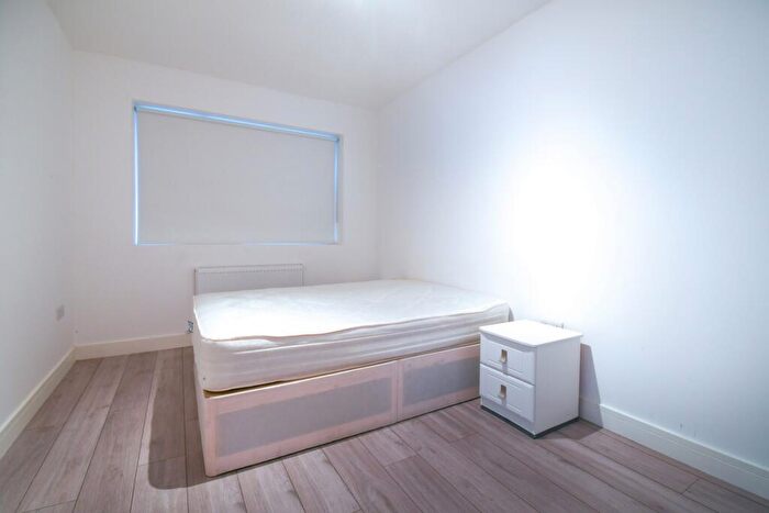 1 Bedroom Flat To Rent In Loveridge Mews, Kilburn, NW6