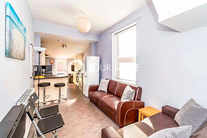 5 Bedroom House To Rent In St. Augustine Road, Southsea, Hampshire, PO4