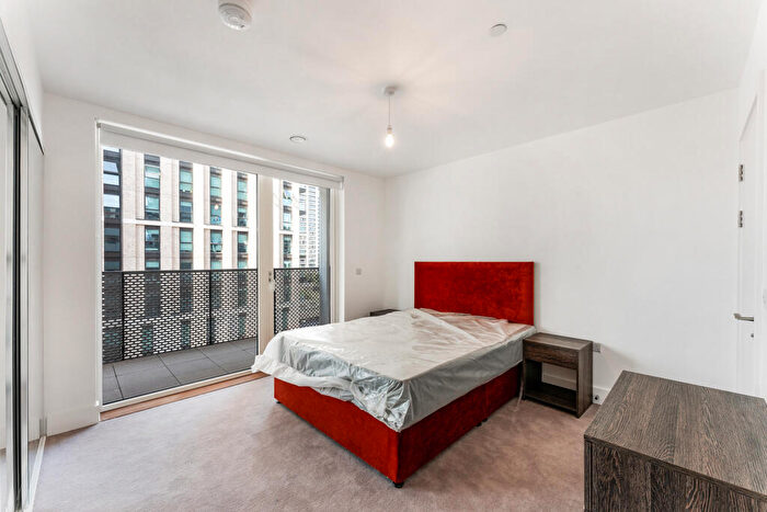 2 Bedroom Apartment To Rent In Fortunes Dock, Canning Town London, E16