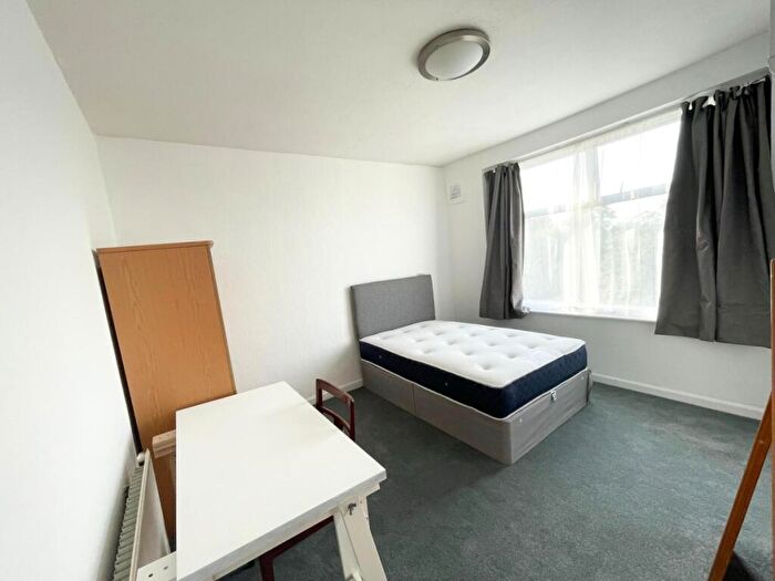 4 Bedroom House To Rent In Higham Road, Tottenham, N17
