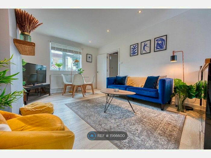 4 Bedroom Semi-Detached House To Rent In Bath, Bath, BA2