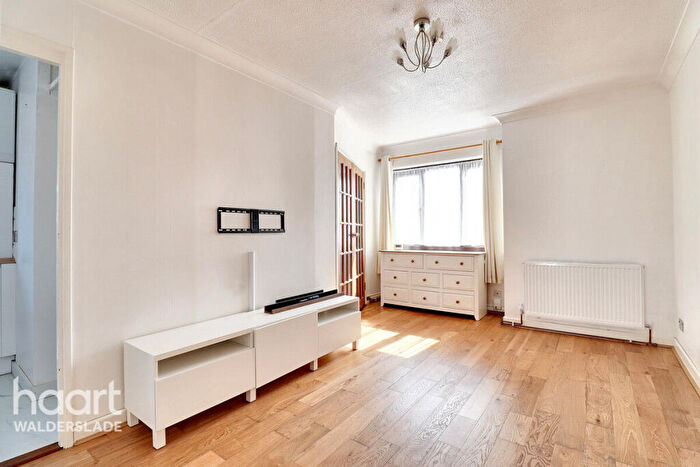 1 Bedroom Flat For Sale In Illustrious Close, Chatham, ME5