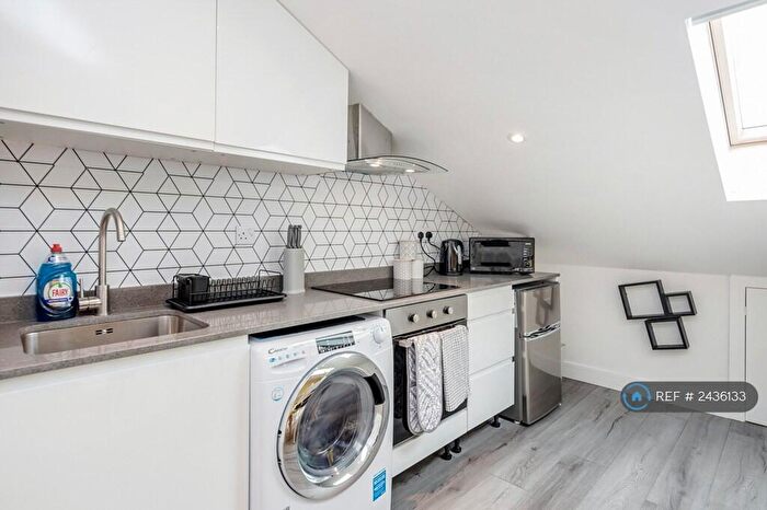 1 Bedroom Flat To Rent In Walker Avenue, Milton Keynes, MK12