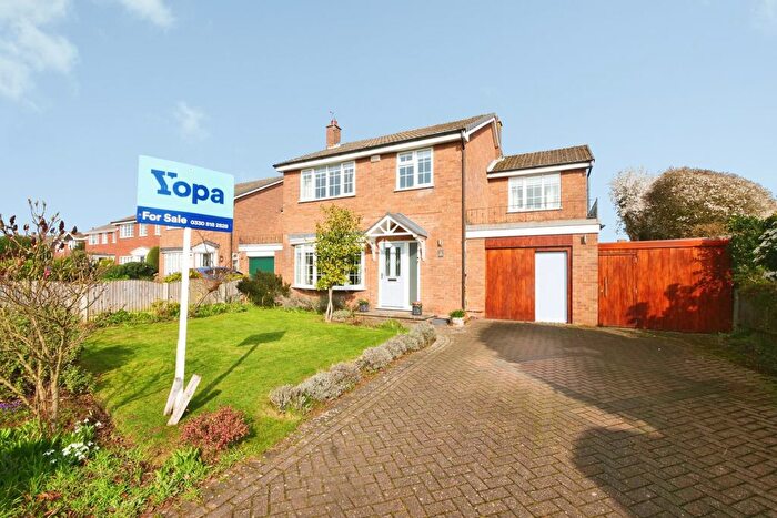 4 Bedroom Detached House For Sale In The Poplars, Brayton, Selby, YO8
