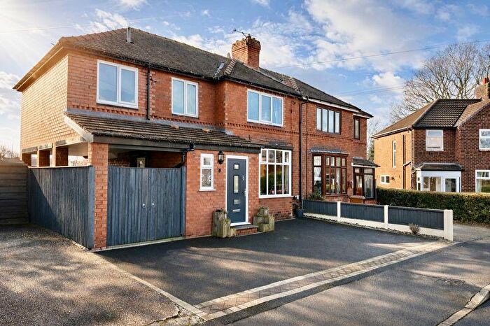 4 Bedroom Semi Detached House For Sale In The Quadrant, Romiley, SK6