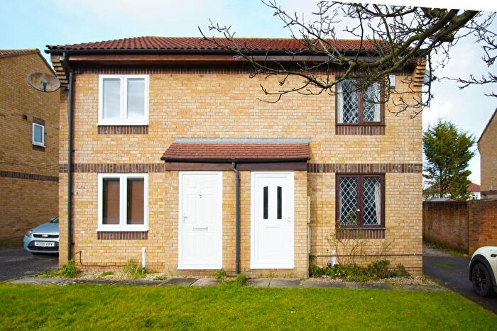 3 Bedroom Semi-Detached House To Rent In Mackie Road, Filton, Bristol, BS34