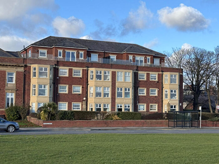 2 Bedroom Apartment For Sale In Central Beach, Lytham St. Annes, FY8