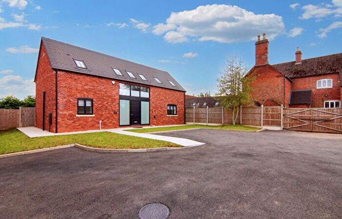 4 Bedroom Detached House For Sale In Pickford Green Lane, Allesley, CV5