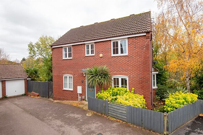 3 Bedroom Detached House For Sale In Stone Close, Wellingborough, NN8