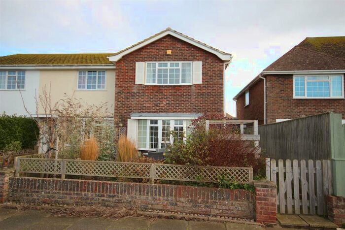 3 Bedroom House To Rent In Fitzgerald Avenue, Seaford, BN25