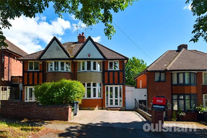 3 Bedroom Semi-Detached House For Sale In Yarningale Road, Kings Heath, Birmingham, West Midlands, B14