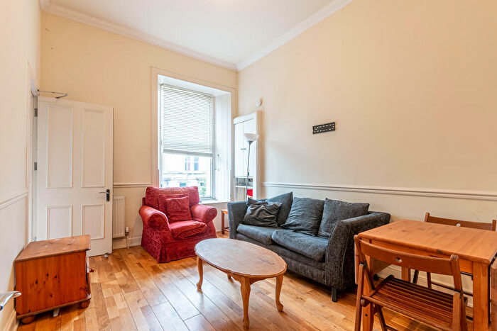 3 Bedroom Flat To Rent In L – East Mayfield, Edinburgh, EH9