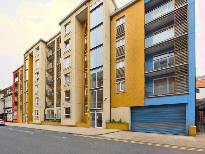 2 Bedroom Apartment To Rent In The Sawmill, Dock Street, HU1