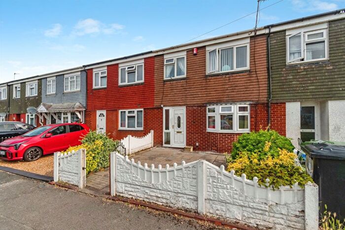 3 Bedroom Terraced House For Sale In Rowlands Close, Walsall, WS2
