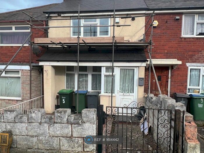 3 Bedroom Terraced House To Rent In Hanbury Road, West Bromwich, B70