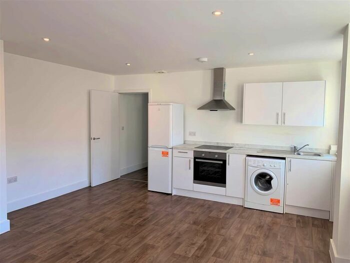 2 Bedroom Flat To Rent In Bridge Street, Banbury, OX16