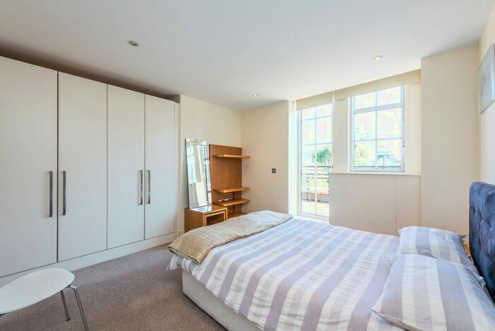 2 Bedroom Flat To Rent In Marsham Street, Westminster, London, SW1P