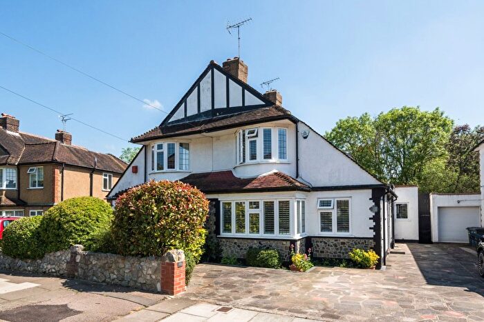 3 Bedroom Semi Detached House To Rent In Great Bushey Drive, London, N20