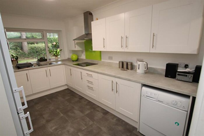 2 Bedroom Flat For Sale In Glenmoor Road, West Parley, Ferndown, BH22