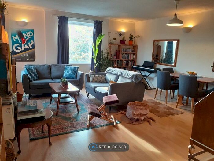 2 Bedroom Flat To Rent In High Street, Rochester ME1