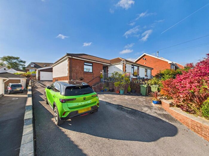 3 Bedroom Detached Bungalow For Sale In Heol Y Meinciau, Pontyates, Llanelli, SA15