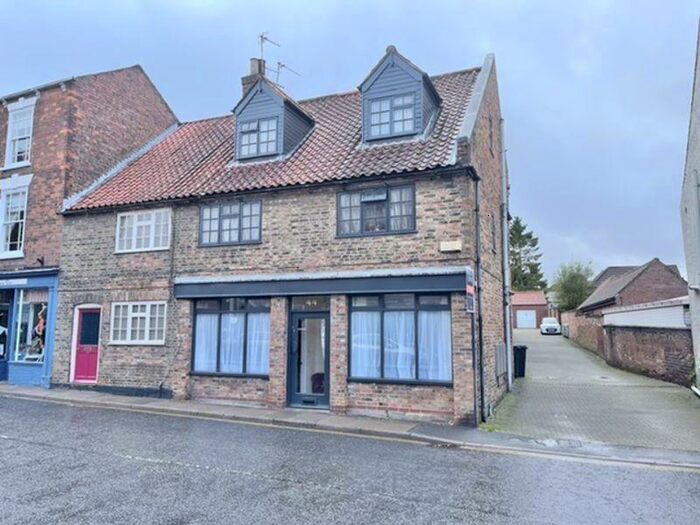 2 Bedroom Ground Flat To Rent In Upgate, Louth, LN11