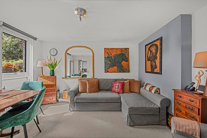 1 Bedroom Flat For Sale In Odhams Walk, Covent Garden, WC2H
