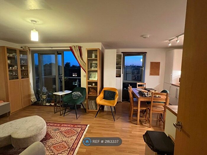 1 Bedroom Flat To Rent In St George's Grove, London, SW17