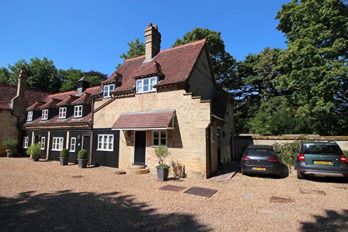 Studio To Rent In The Stables, Pinehurst, CB3
