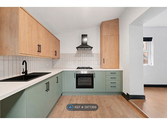 2 Bedroom Flat To Rent In Sefton Court, Liverpool, L17