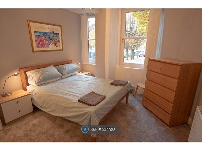 1 Bedroom Flat To Rent In Watson Crescent, Edinburgh, EH11