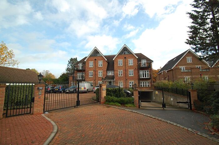 2 Bedroom Flat To Rent In Rutherford House, Packhorse Road, Gerrards Cross, Buckinghamshire, SL9
