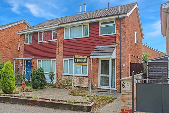 3 Bedroom Semi-Detached House To Rent In Calder Vale, Bletchley, Milton Keynes, Buckinghamshire, MK3