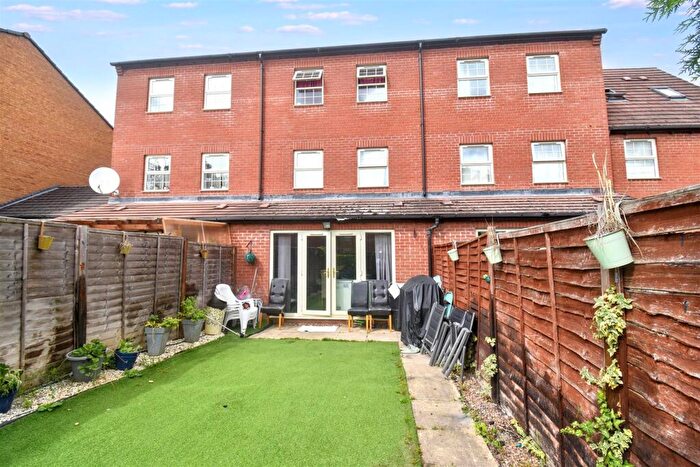 4 Bedroom Town House For Sale In Frith Close, Great Oakley, NN18