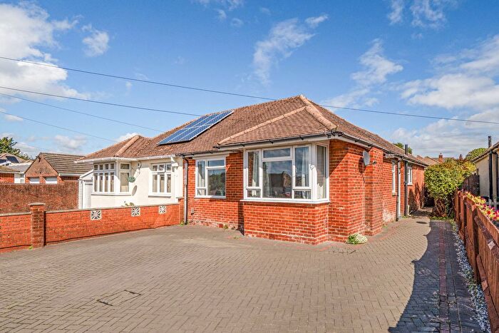 3 Bedroom Semi-Detached Bungalow For Sale In Cleethorpes Road, Southampton, SO19