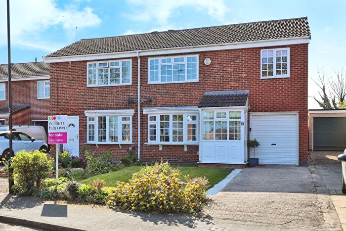 3 Bedroom Semi-Detached House For Sale In Saffron Close, Tickhill, Doncaster, DN11