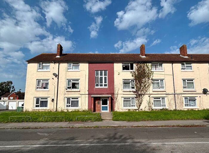 3 Bedroom Flat To Rent In Chiltern Green, Southampton, Hampshire, SO16