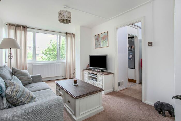 1 Bedroom Flat To Rent In New Orleans Walk, Archway, London, N19