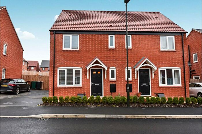 3 Bedroom Semi-Detached House To Rent In Kingsgate Road, Chellaston, DE73