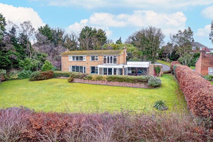 4 Bedroom Detached House For Sale In Ashby Road East Bretby, DE15