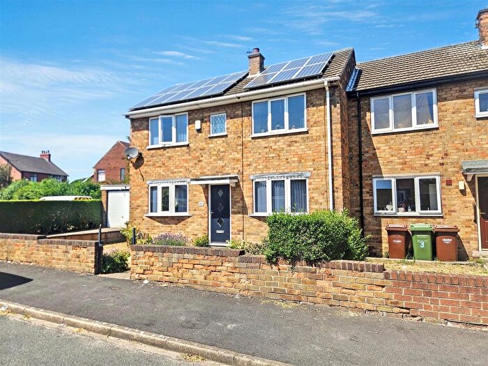 3 Bedroom End Of Terrace House For Sale In Hammond Road, Knottingley, WF11