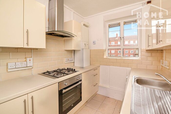 3 Bedroom Flat To Rent In Denham House, W12