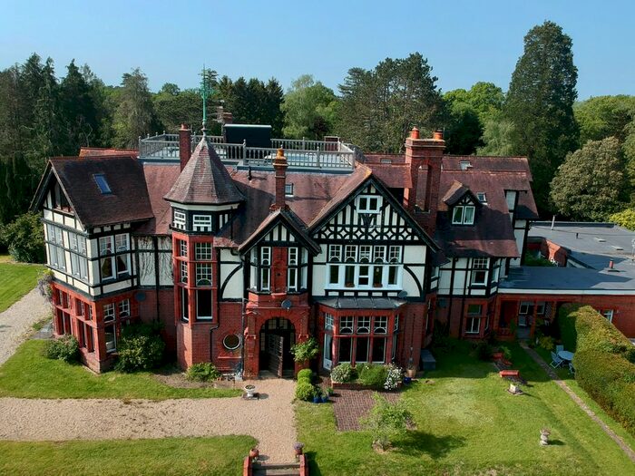 1 Bedroom Flat For Sale In Bucklebury Place, Woolhampton, RG7