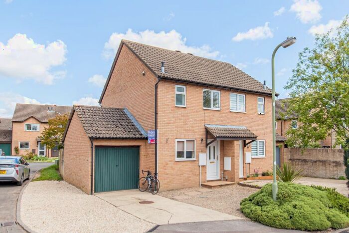 2 Bedroom Semi-Detached House To Rent In Dovehouse Close, Eynsham, Witney, OX29
