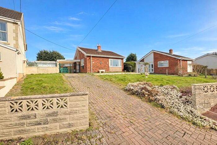 2 Bedroom Detached House For Sale In Gowerton Road, Three Crosses, Swansea, City And County Of Swansea., SA4