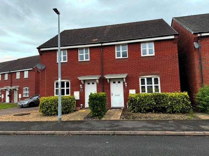 3 Bedroom Semi-Detached House To Rent In Oakworth Close, Telford, Shropshire, TF1
