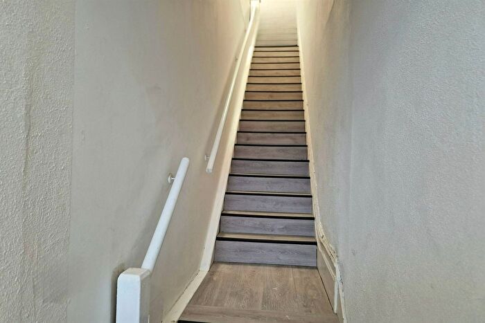 1 Bedroom Flat To Rent In Wellington Road South, Stockport, SK2