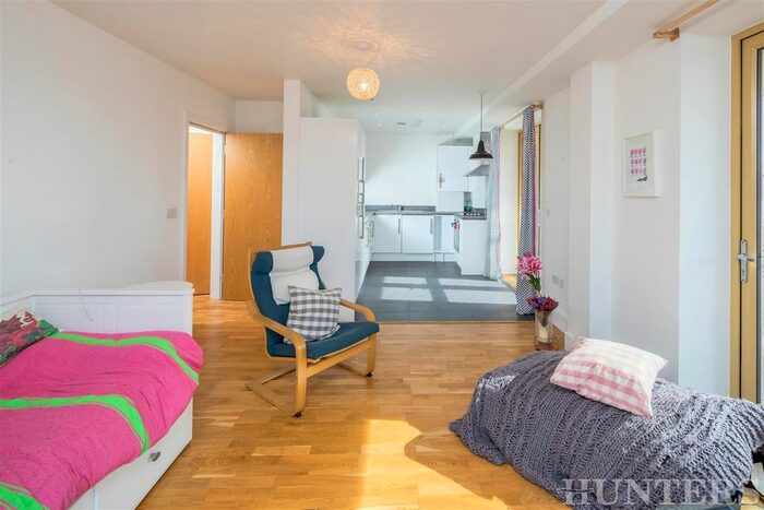 2 Bedroom Flat To Rent In Mulberry House, High Road, London, N15
