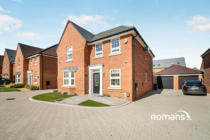 4 Bedroom Detached House To Rent In Lonsdale Road, Wokingham, RG40